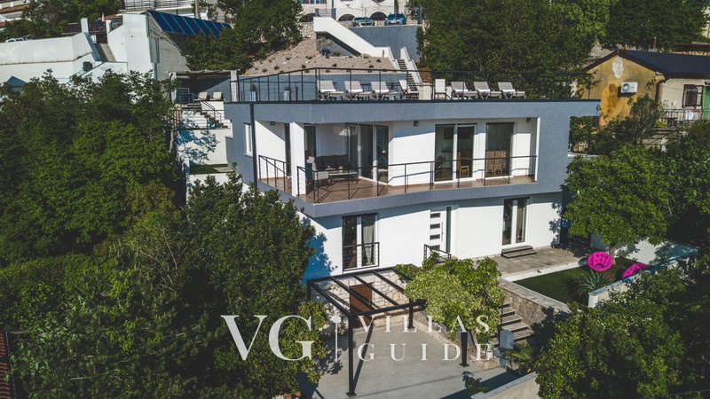 Luxury Villa Mihaela heated pool&beachfront&pet friendly