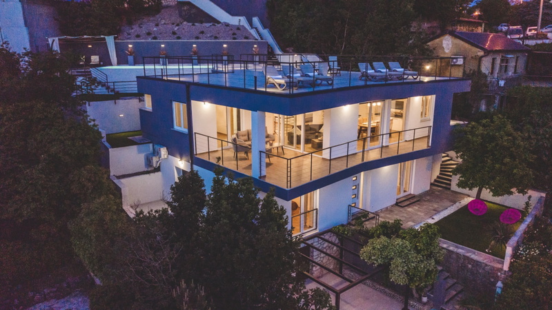 Luxury Villa Mihaela heated pool&beachfront&pet friendly