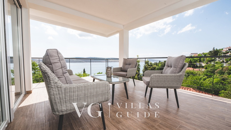 Luxury Villa Mihaela heated pool&beachfront&pet friendly Living room