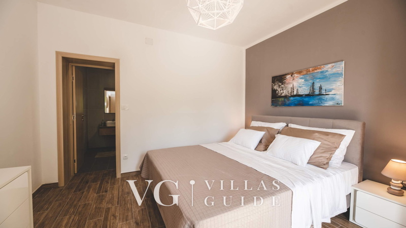 Luxury Villa Mihaela heated pool&beachfront&pet friendly Bedroom