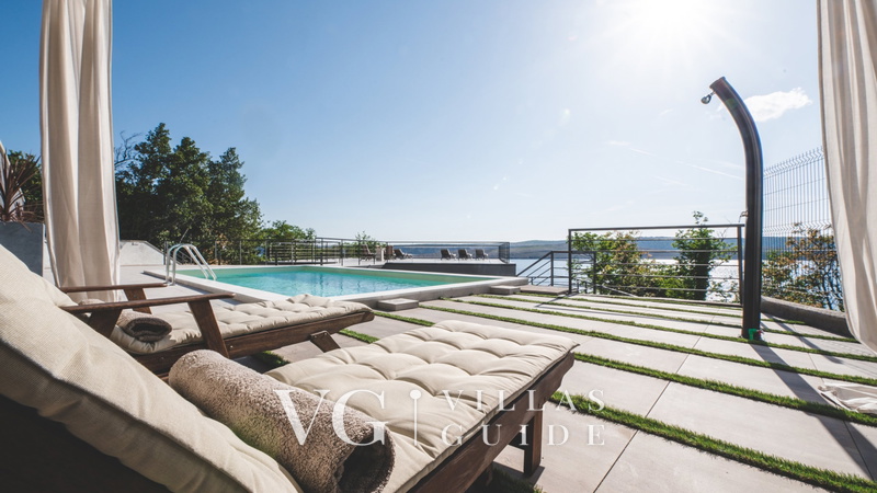 Luxury Villa Mihaela heated pool&beachfront&pet friendly