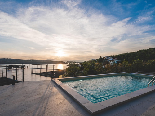 Luxury Villa Mihaela heated pool&beachfront&pet friendly