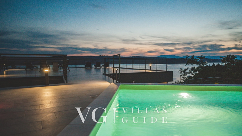 Luxury Villa Mihaela heated pool&beachfront&pet friendly Pool