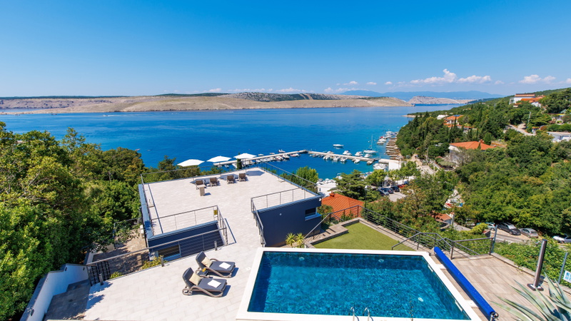 Luxury Villa Mihaela heated pool&beachfront&pet friendly