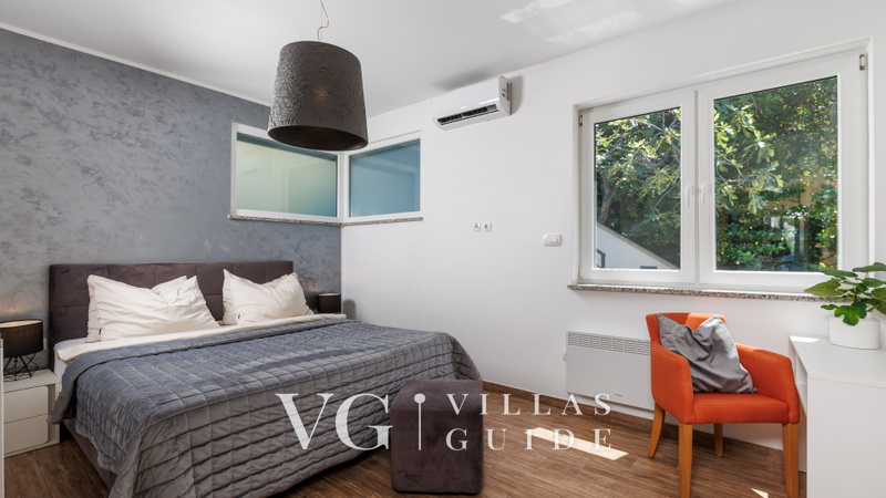 Luxury Villa Mihaela heated pool&beachfront&pet friendly Bedroom
