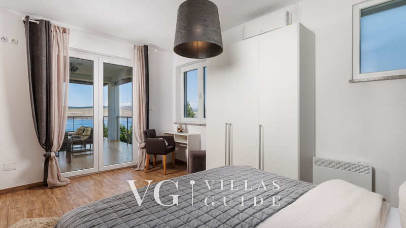 Luxury Villa Mihaela heated pool&beachfront&pet friendly Bedroom