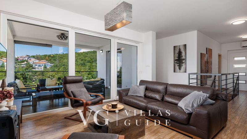 Luxury Villa Mihaela heated pool&beachfront&pet friendly Living room