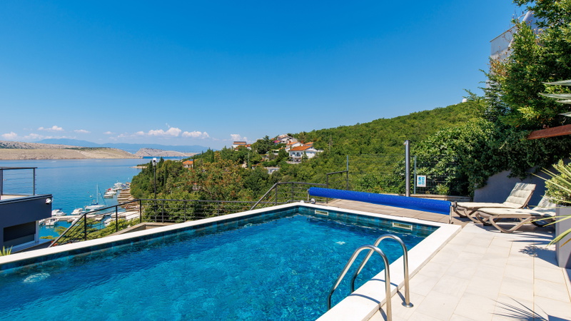 Luxury Villa Mihaela heated pool&beachfront&pet friendly