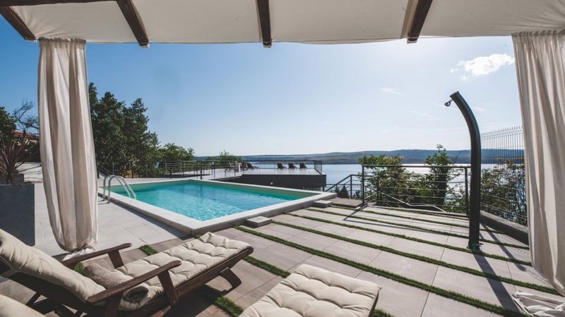 Luxury Villa Mihaela heated pool&beachfront&pet friendly