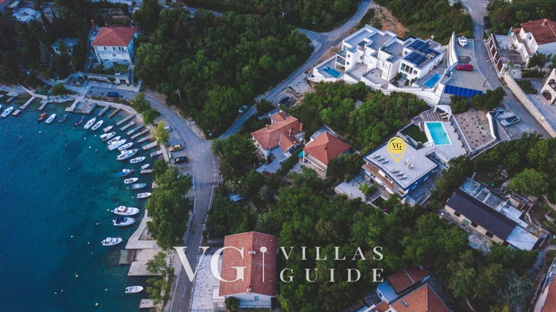 Luxury Villa Mihaela heated pool&beachfront&pet friendly Microlocation