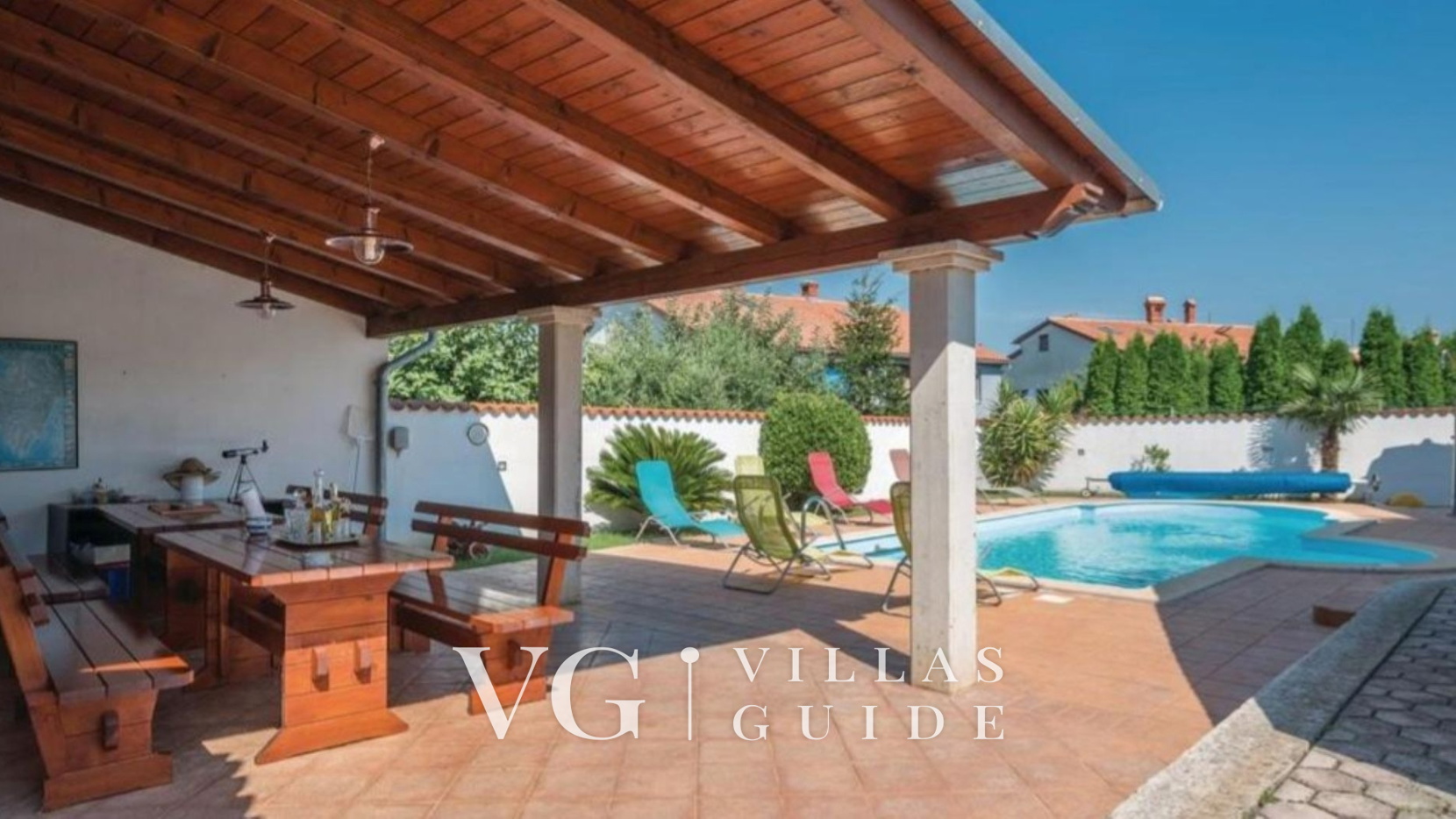 Apartment Biserka with shared pool