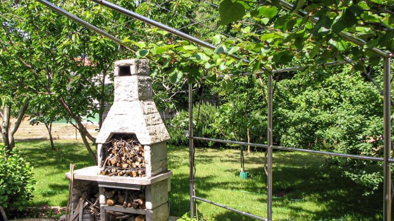 Apartment Biserka with shared pool