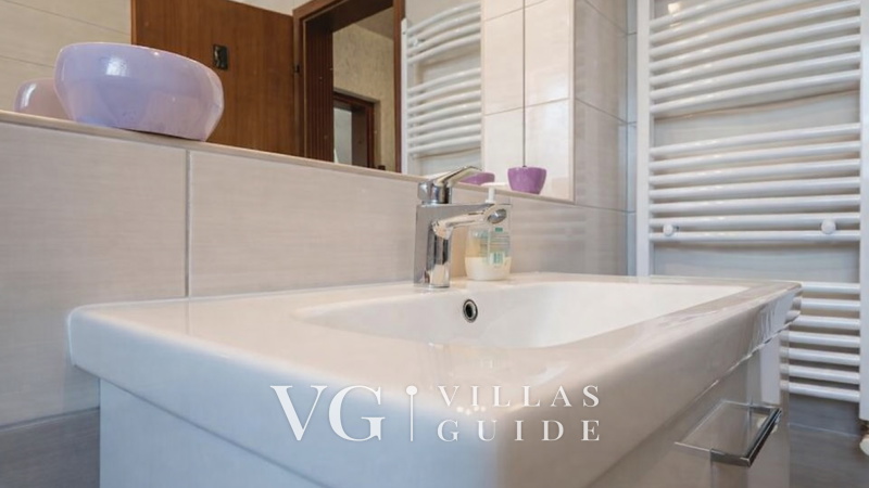 Apartment Biserka Bathroom