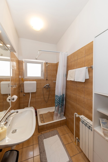 Apartman Vesna beach front&100m near sea