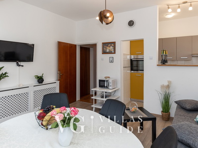 Apartman Vesna beach front&100m near sea