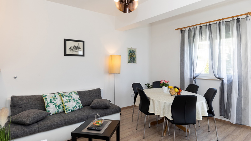 Apartman Vesna beach front&100m near sea