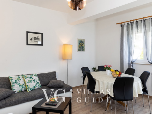 Apartman Vesna beach front&100m near sea