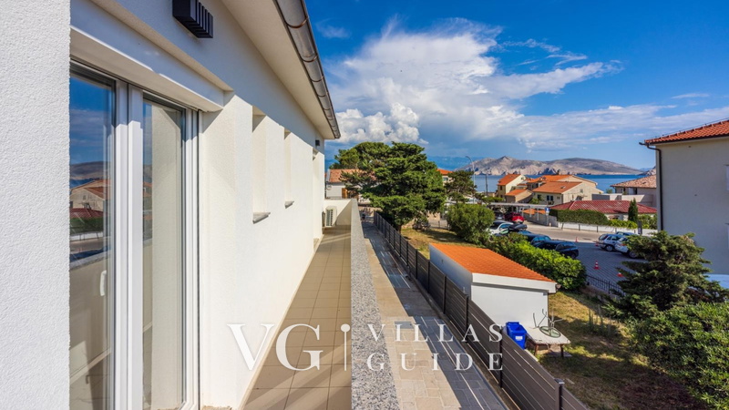 Villa Ketty Luxury House near beach Garden and property exterior