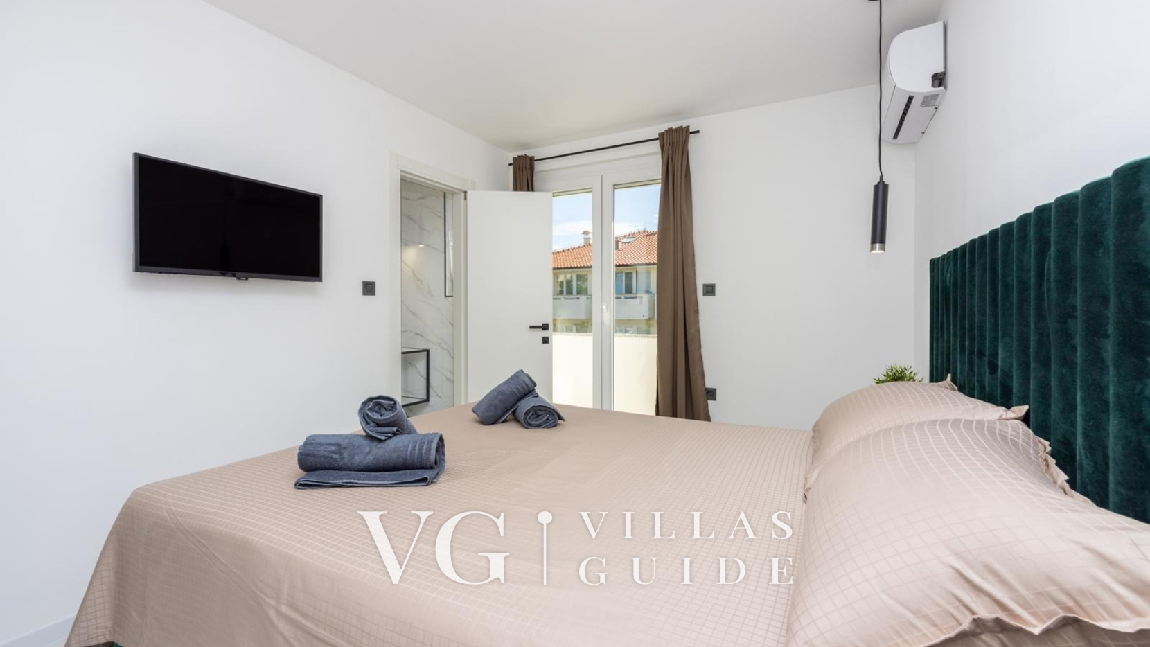 Villa Ketty Luxury House near beach Bedroom