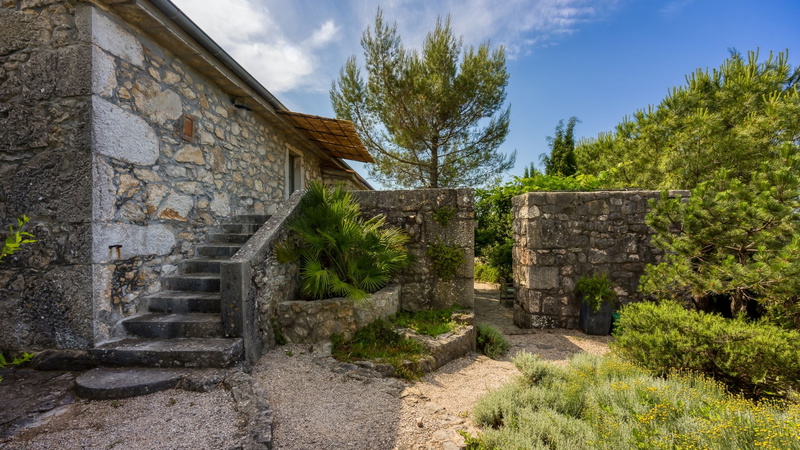 Villa Menta 1 - indigenous stone house