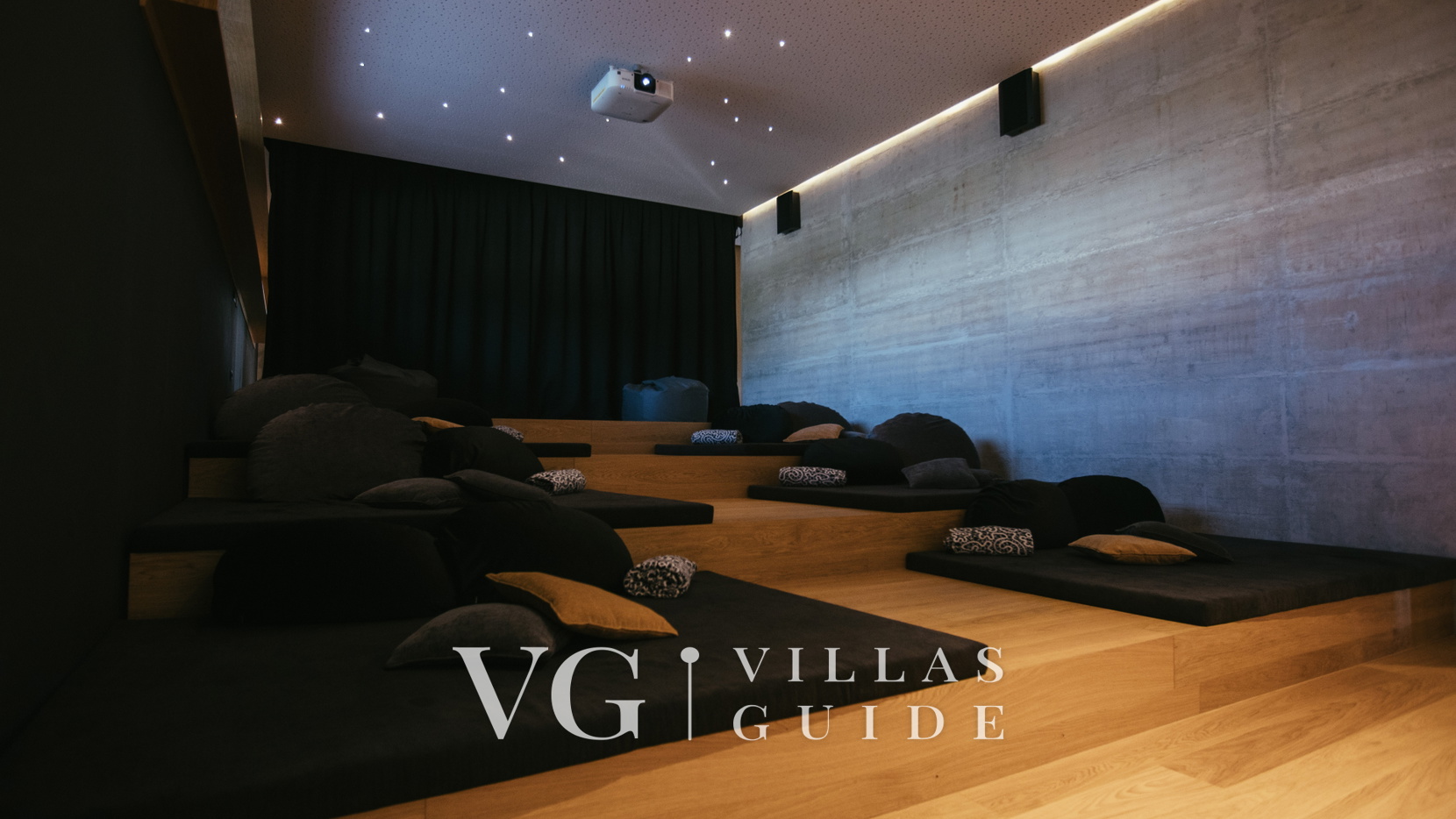 Villa Calvia Crispinilla Additional content