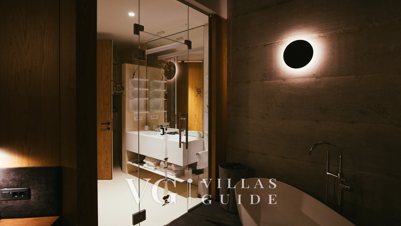 Villa Calvia Crispinilla Badezimmer