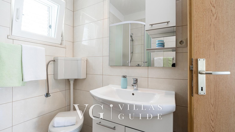 Holiday Home Ivona Bathroom