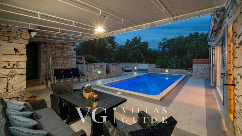 Holiday Home Ivona Pool