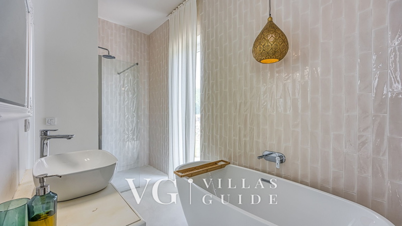 Villa Menta 4 Bathroom