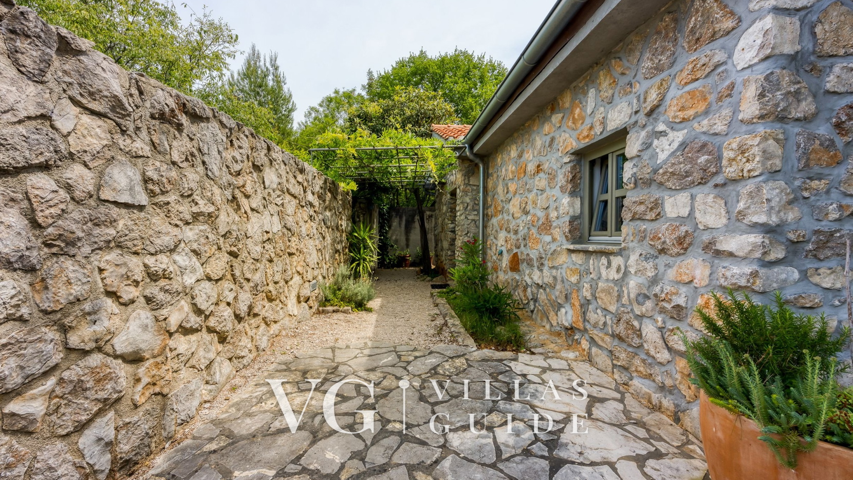 Villa Menta 2 Additional content