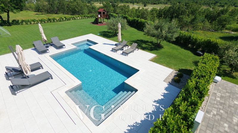 Villa Vitrenik -Cista Velika-Makarska Dvorište i vanjski dio objekta
