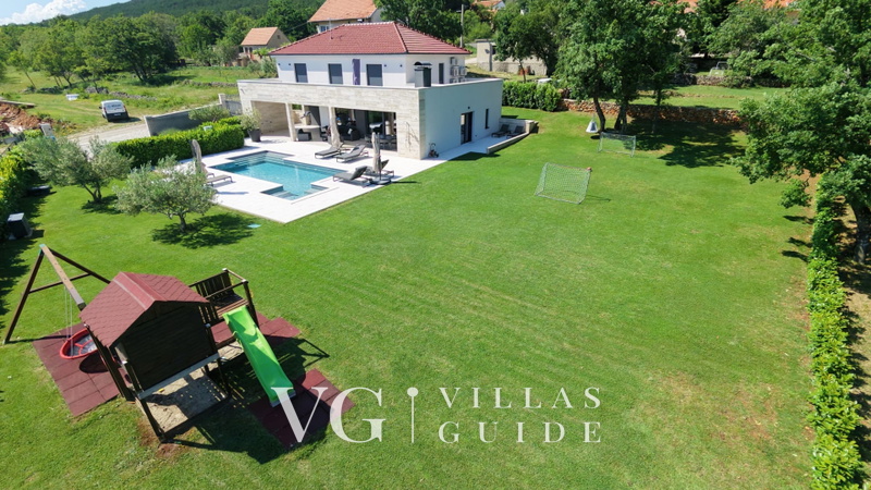 Villa Vitrenik -Cista Velika-Makarska Dvorište i vanjski dio objekta