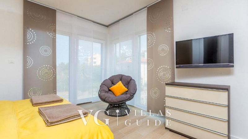 Sky & Sea Luxury Home Bedroom