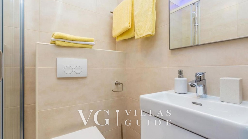 Sky & Sea Luxury Home Bathroom