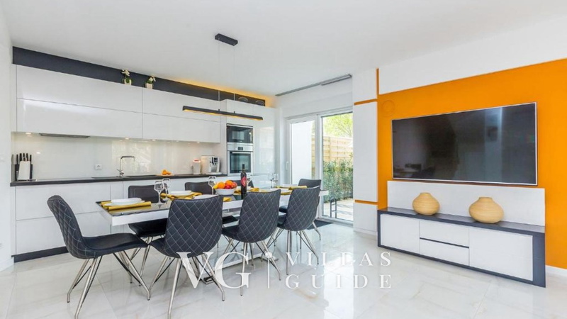 Sky & Sea Luxury Home Kitchen