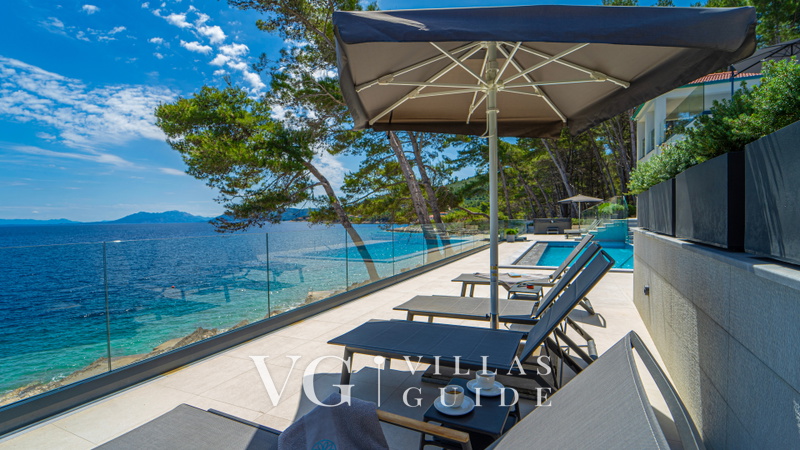 Villa Gardenal Garden and property exterior