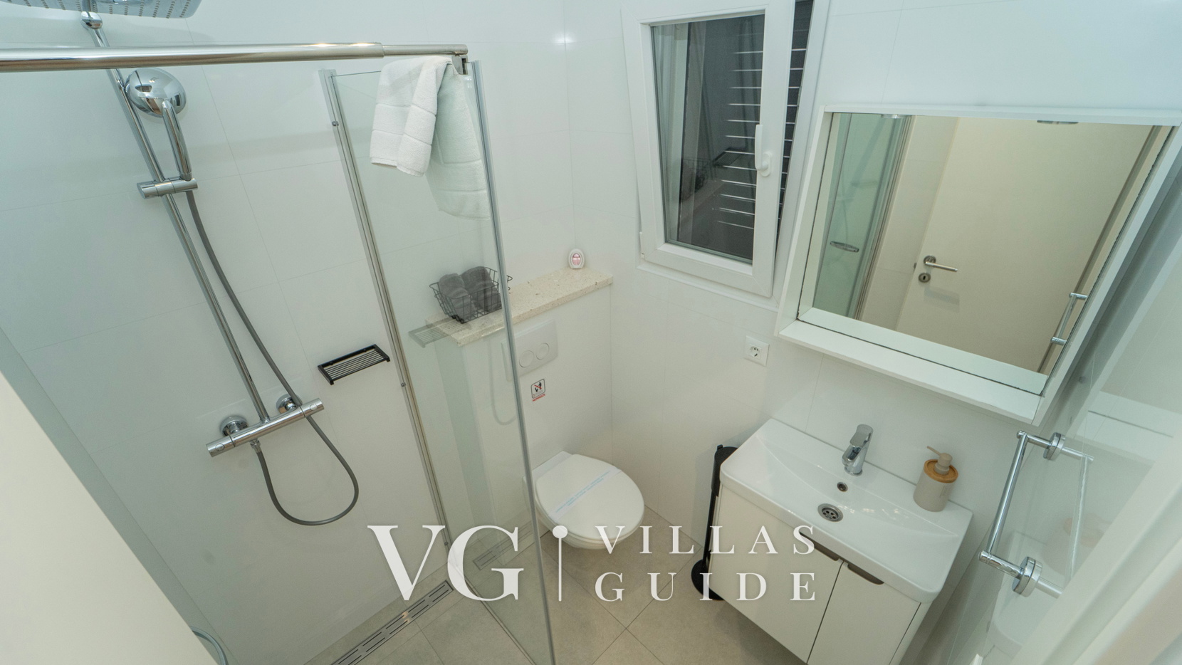 Villa Gardenal Bathroom