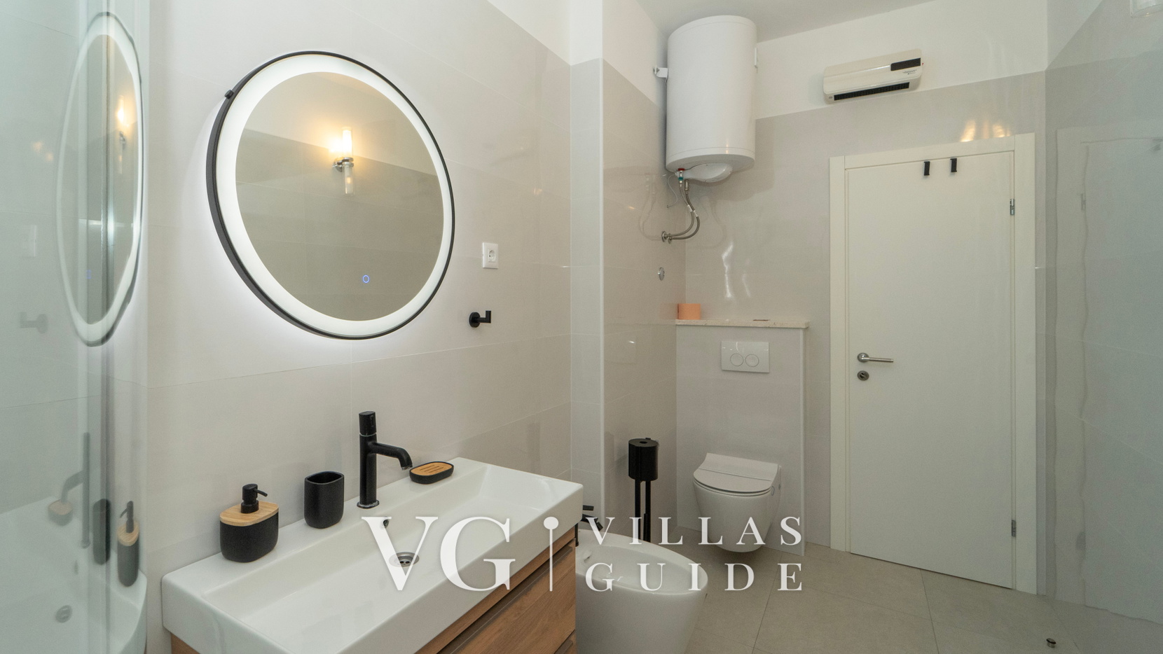 Villa Gardenal Bathroom