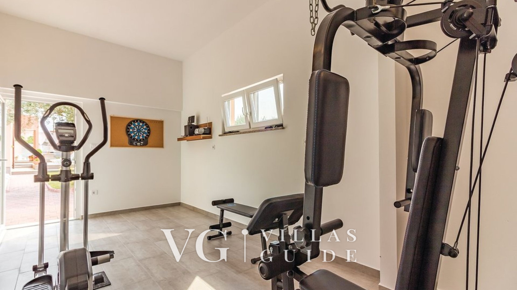 Apartman Damir 2 Additional content