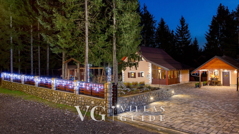 Casa Foresta Garden and property exterior