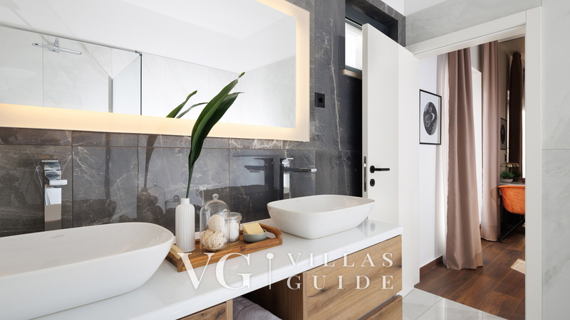 Villa Luxor Bathroom