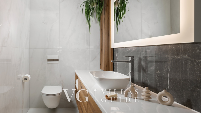 Villa Luxor Bathroom