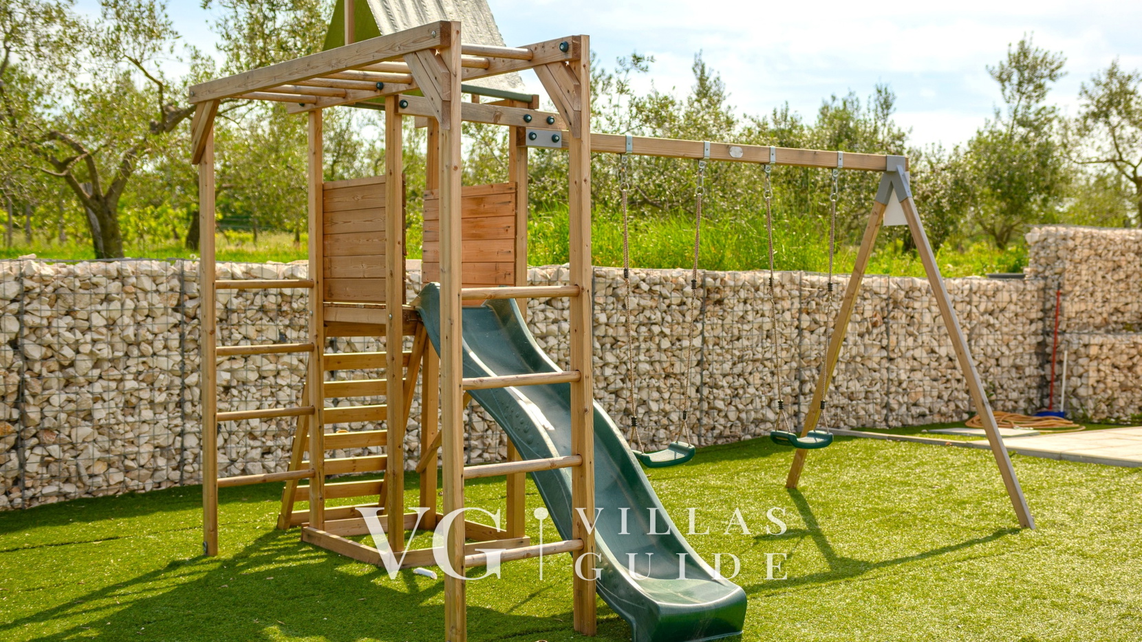 Villa Corsa Additional content