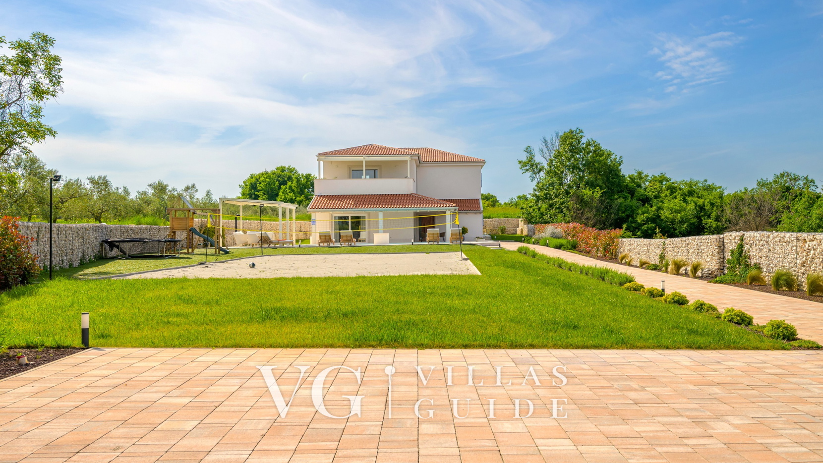Villa Corsa Additional content