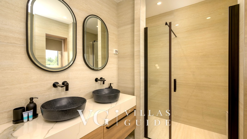 Villa Corsa Bathroom