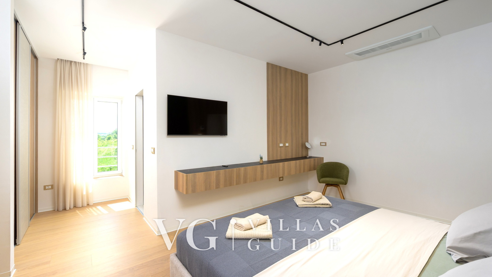 Villa Corsa Bedroom