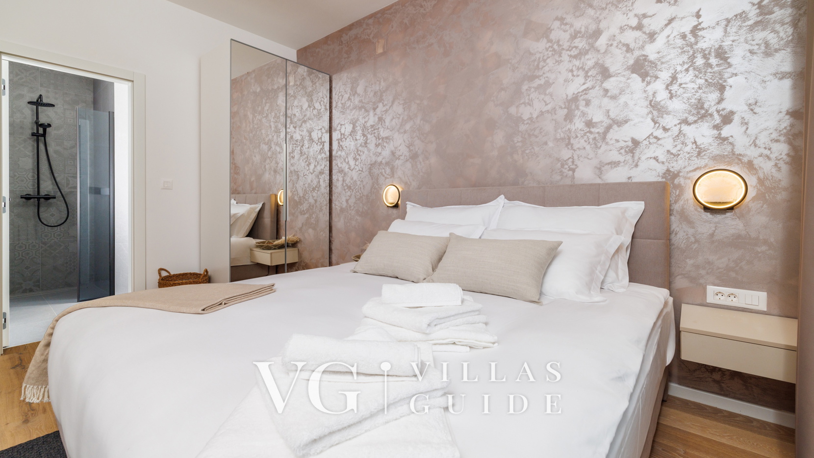 Villa Le Maris Bedroom