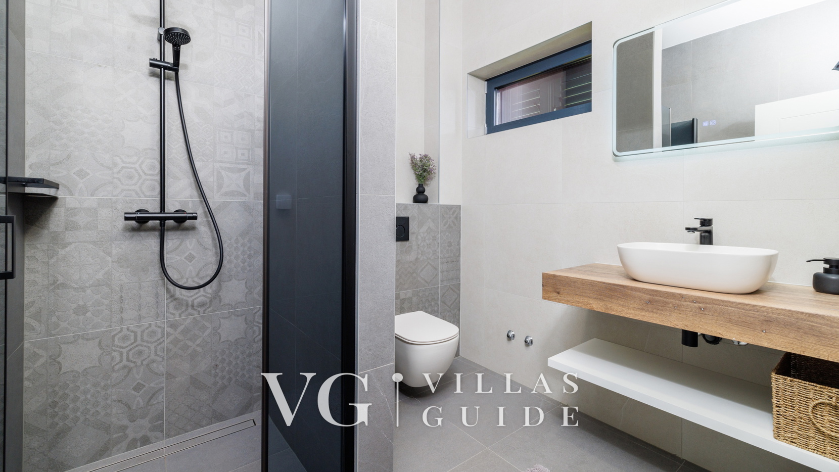 Villa Le Maris Bathroom