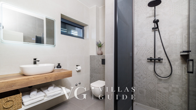 Villa Le Maris Bathroom