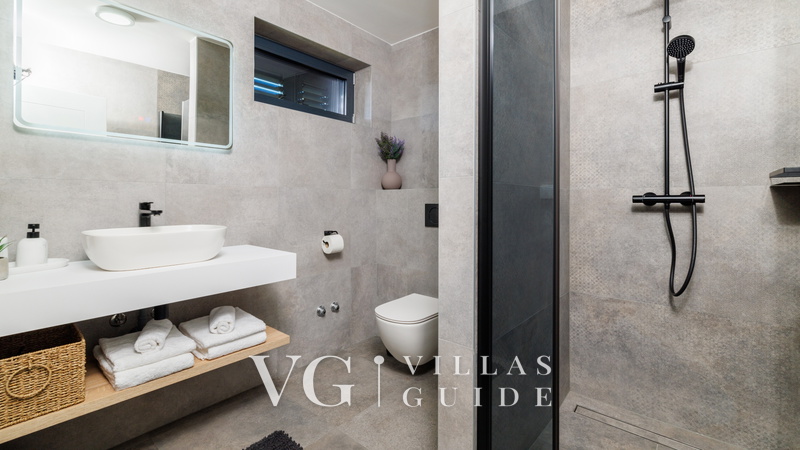 Villa Le Maris Bathroom